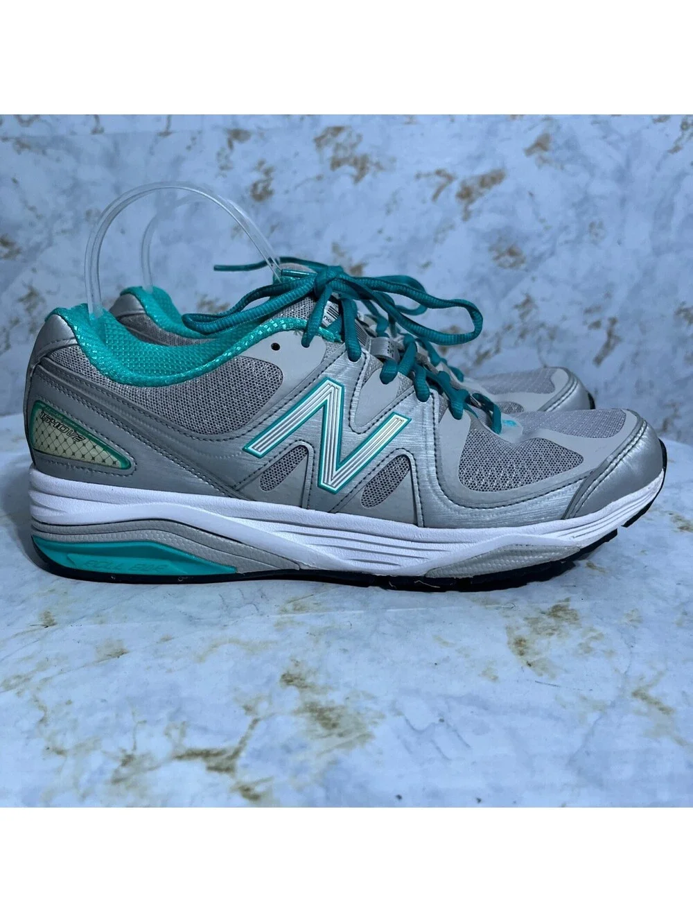 New Balance 1540v2 USA Women's Size 10 Shoes Gray Green Athletic Low Sneakers